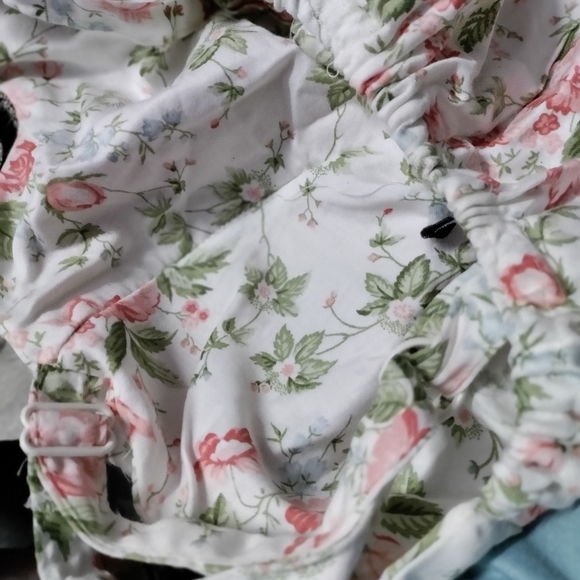 White floral strips top - Picture 6 of 8